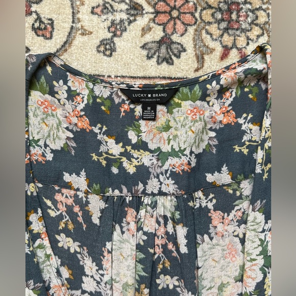Lucky Brand Faux Wrap Floral Top with side tie sz M - Picture 5 of 7